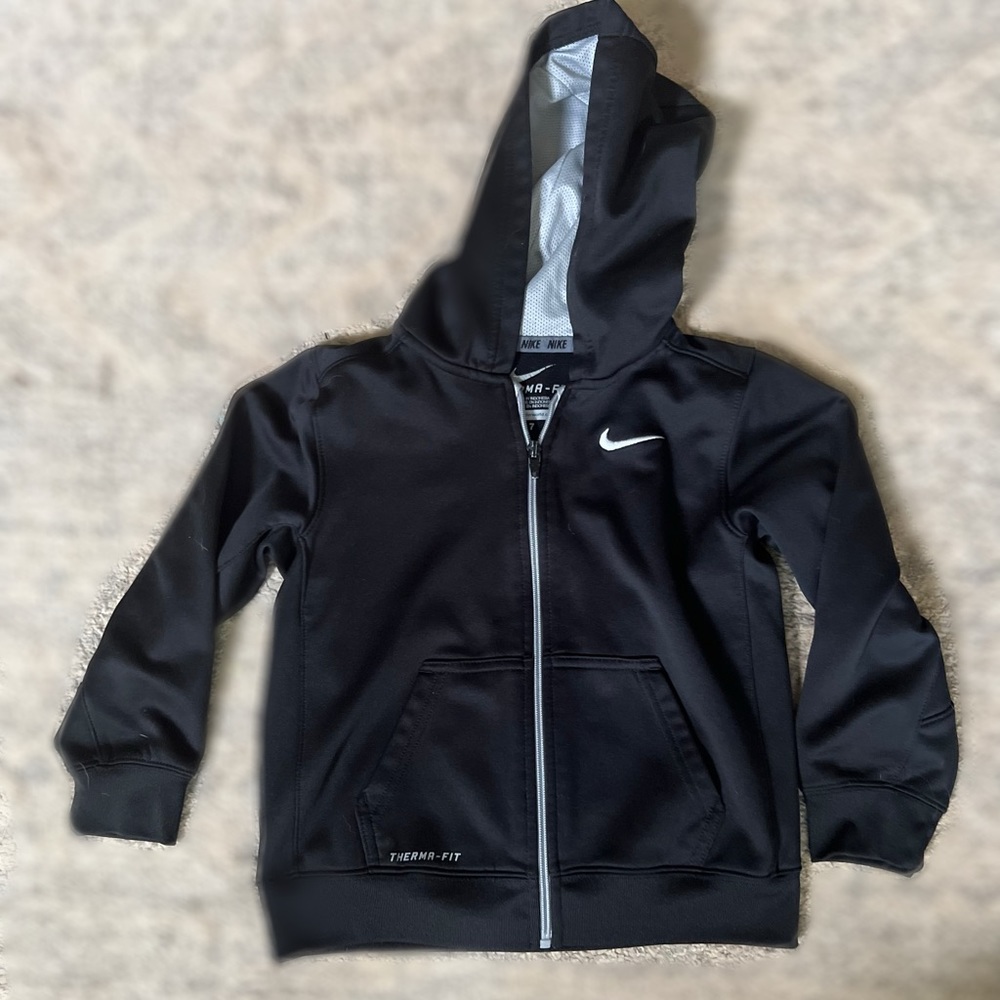Black Nike Therma-Fit hooded zip sweatshirt - boys sz 7